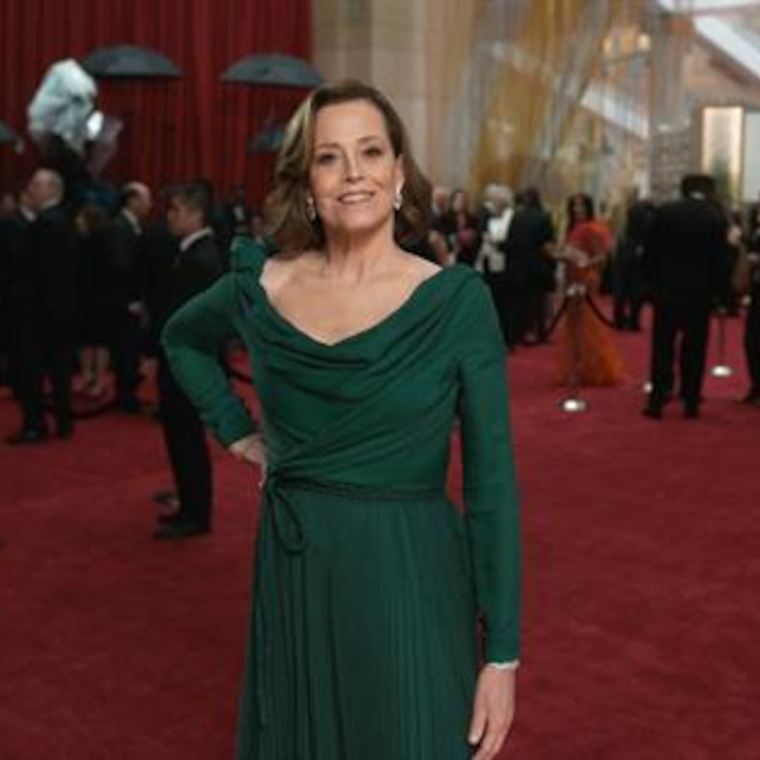 Sigourney Weaver - 2020 Oscars E! Glambot - E! Online - CA